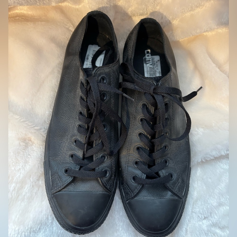 Chuck Taylor All Star Leather Unisex Low Top Sneakers size 9.5 - Picture 3 of 7